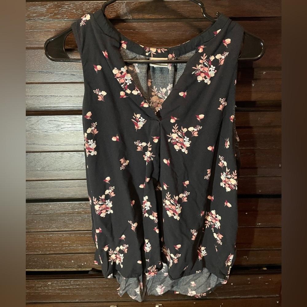 a new day medium sleeveless blouse - black with floral print